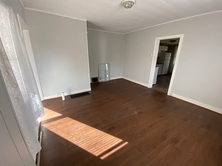 1043 Dreher Ave — Photo 9