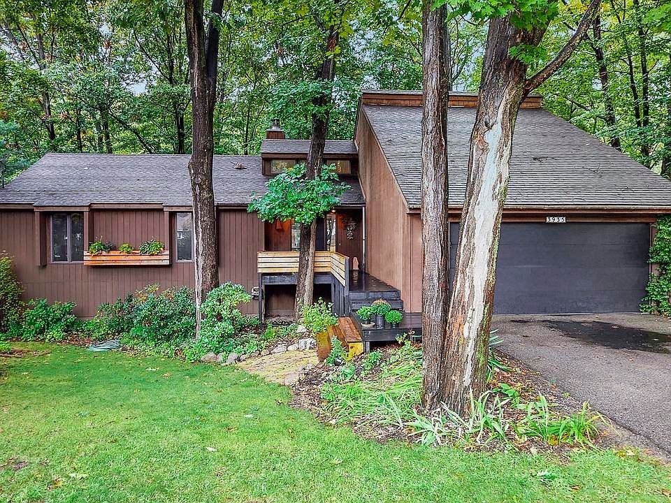 1st image of 3935 Lakeridge Dr