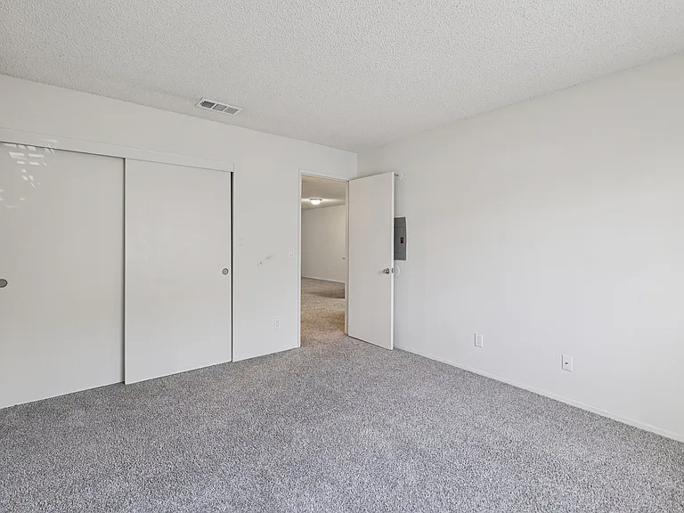 Non Remodeled Unit 4813