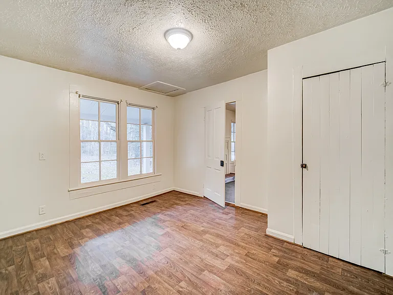 1290 Reavis Mountain Rd — Photo 22