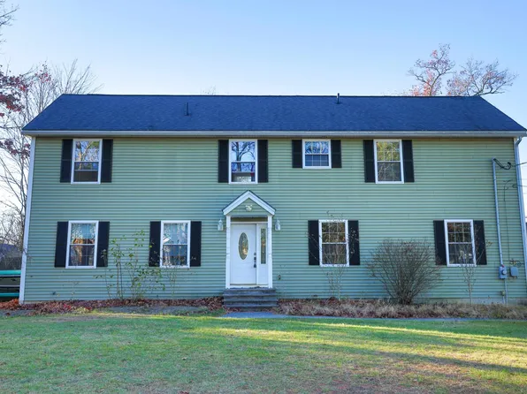 28 Shore Drive, Salem, NH 03079