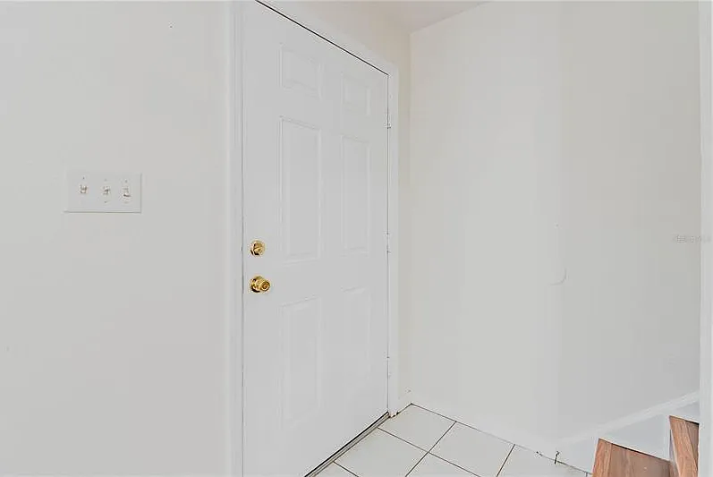 2 bed, 1.5 bath, 958 sqft, $1,600 — Photo 4