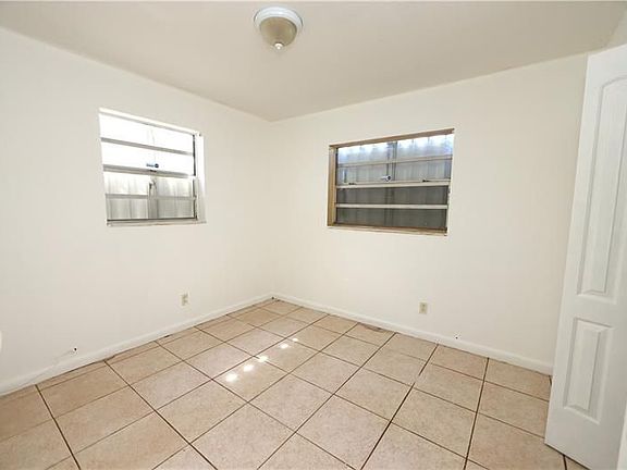 4th image of 1861 NW 36th Ter