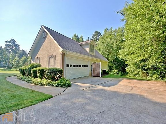 2nd image of 70 Barrington Farms Dr