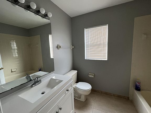 4th image of 6221 Royal Tern St