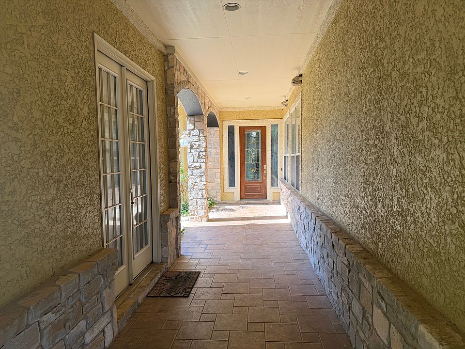 1st image of 15205 Interlachen Dr
