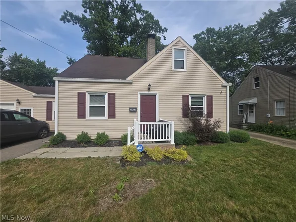 3933 Sylvia Ln, Youngstown, OH 44511