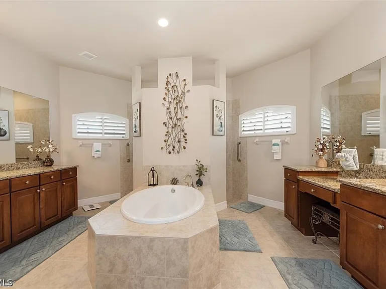 1614 NW 43rd Ave — Photo 15