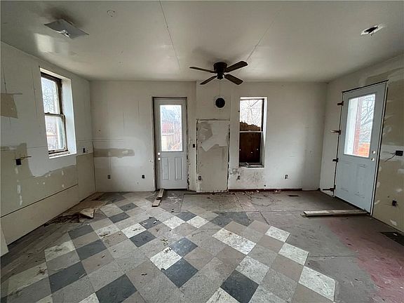 2nd image of 1031 Park Ave