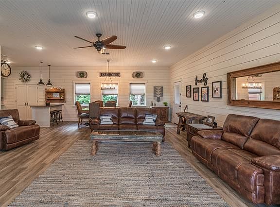 2nd image of 3752 County Road 2212