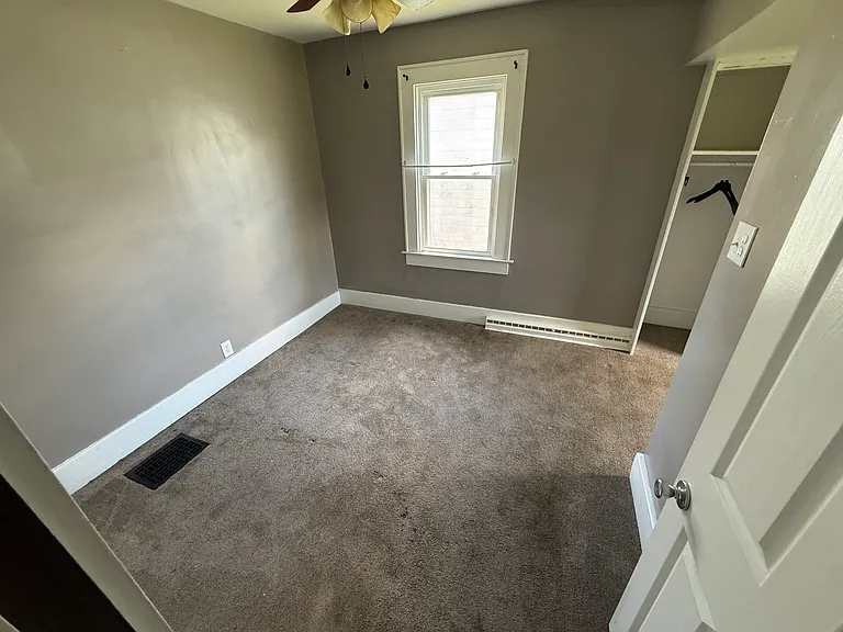 1130 N Main St — Photo 7