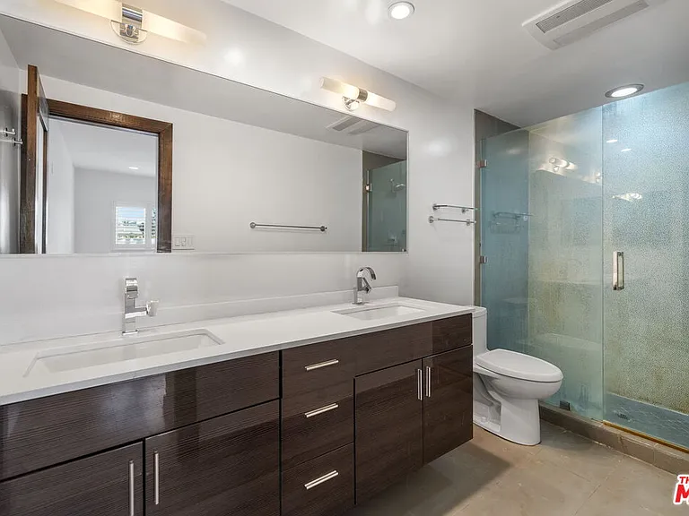 8550 Holloway Dr #405 — Photo 23