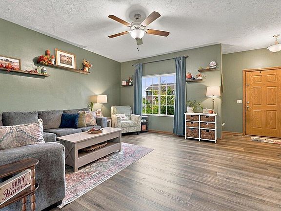 3rd image of 108 Mulberry Cir
