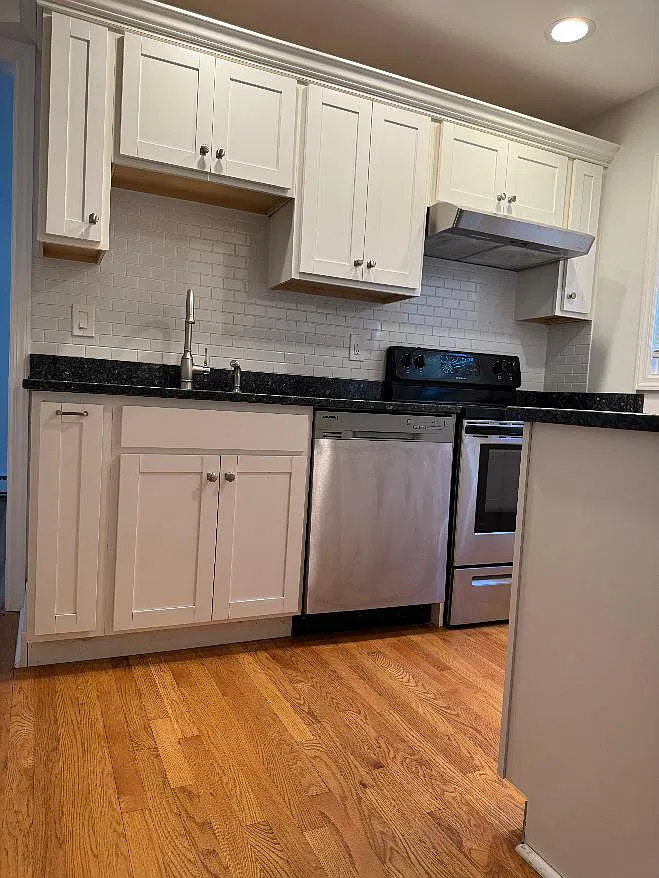 8 E Hills Dr — Photo 2