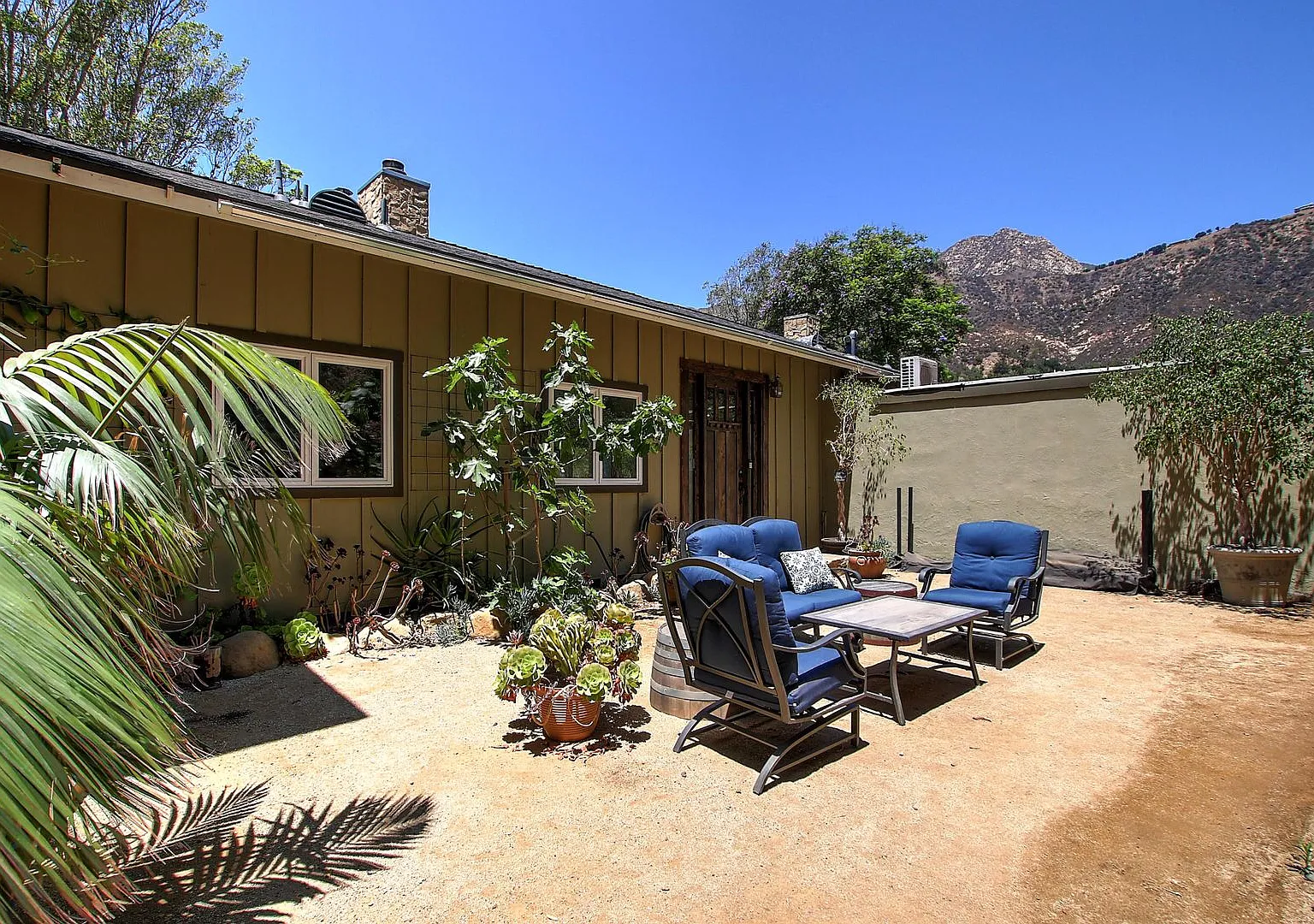 Astoundingly beautiful ocean view property! In the hills of Montecito — Photo 3