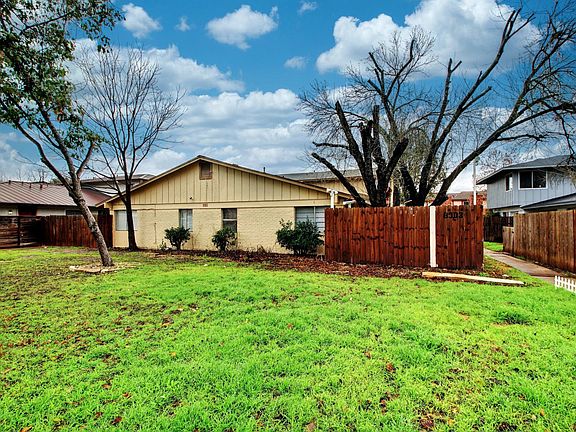 5th image of 8903 Tronewood Dr APT B