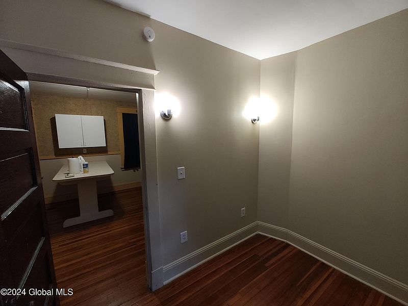 2nd image of 1841 Avenue A