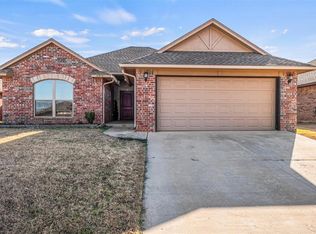 10712 SW 34th Ter, Yukon, OK 73099