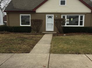 18246 Oakwood Ave, Lansing, IL 60438