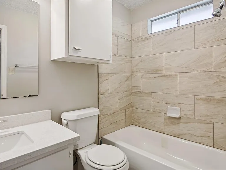 9414 Crystal Cove Cir — Photo 12