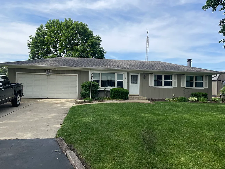 42W640 Star Ln — Photo 1