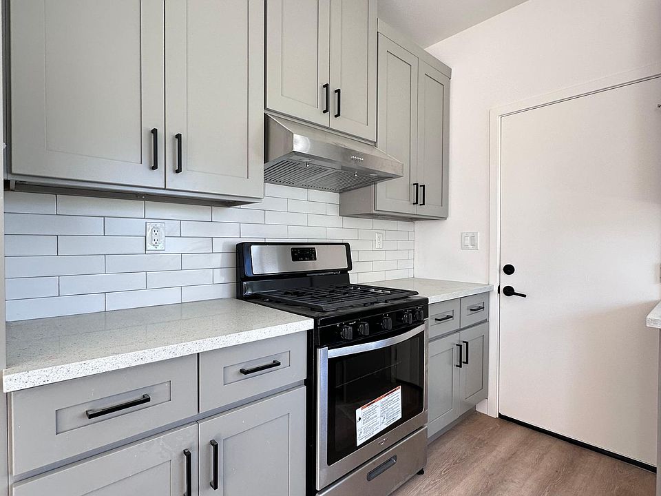 1st image of 840 S Bellevue Pl