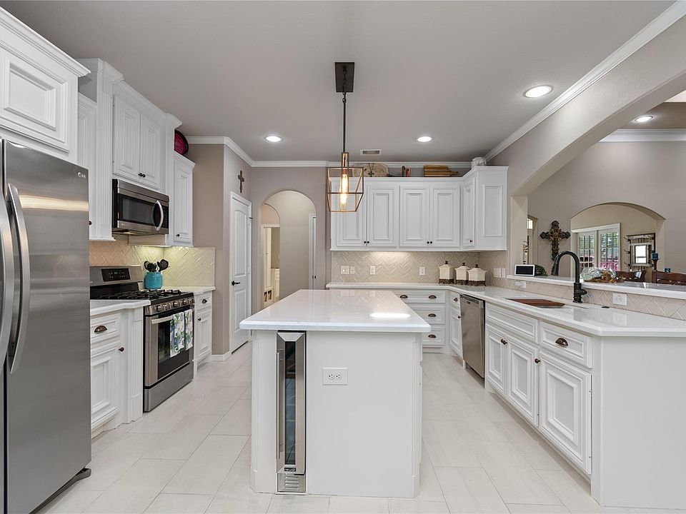 1st image of 1003 Garrett Drive