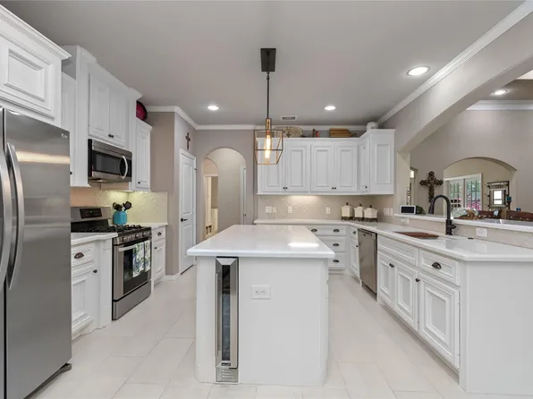 1003 Garrett Dr, Magnolia, TX 77354