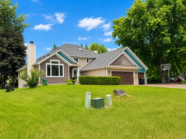 7273 Stagecoach Trl, Lino Lakes, MN 55014