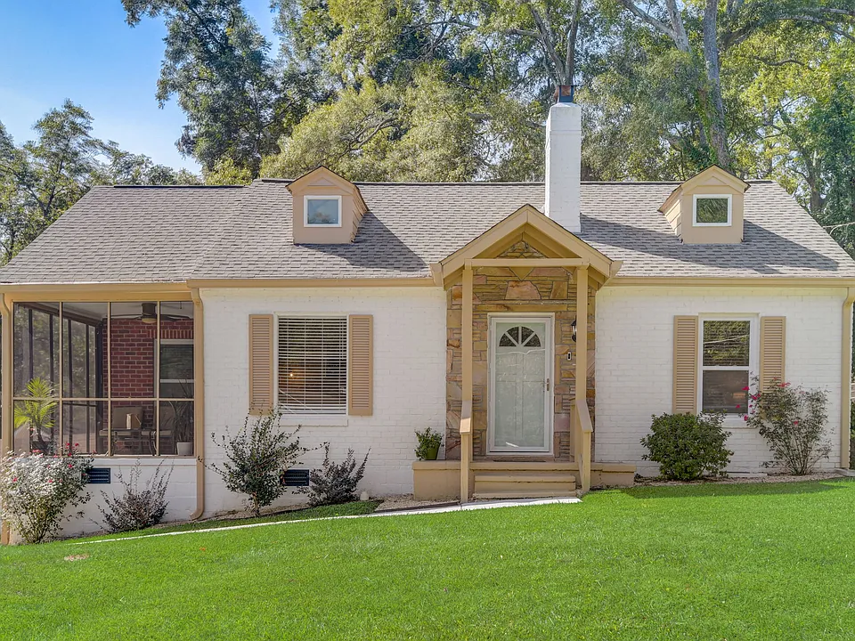 711 Campbell Cir