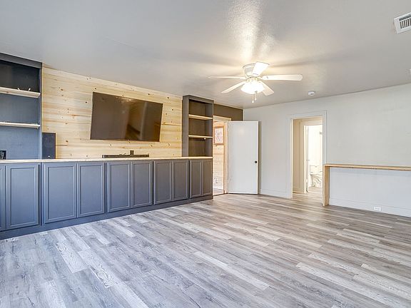 3rd image of 206 Bateman