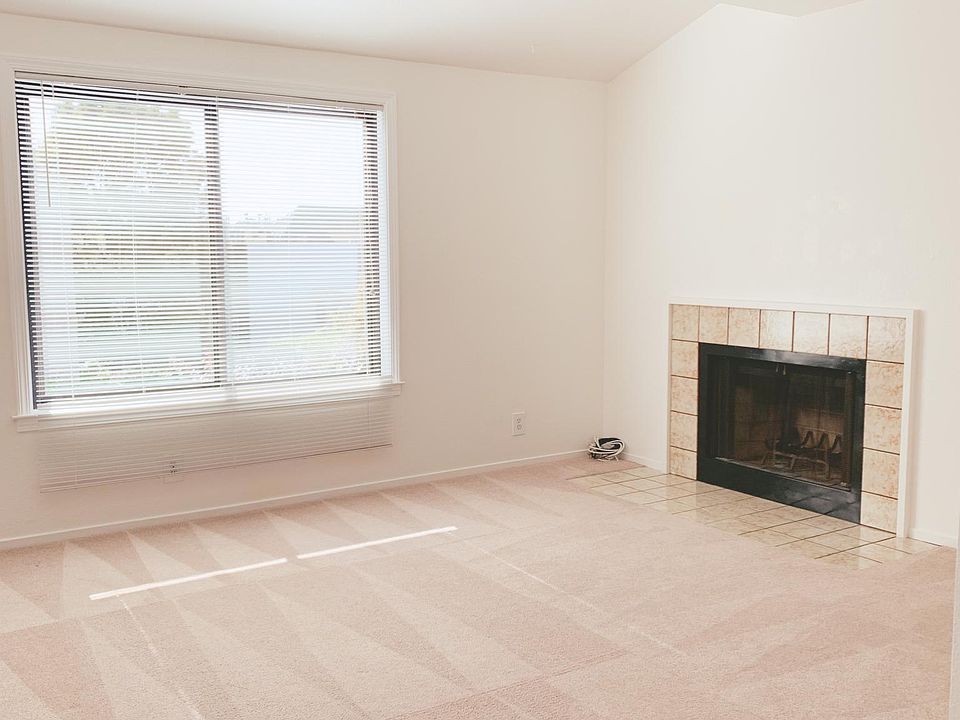 1st image of 1 Baker St APT 5C
