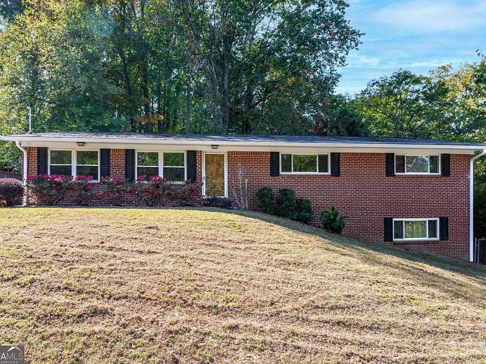 1st image of 2617 Cove Cir NE