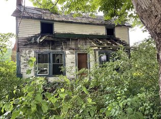 449 Long Branch Rd, Branchland, WV 25506