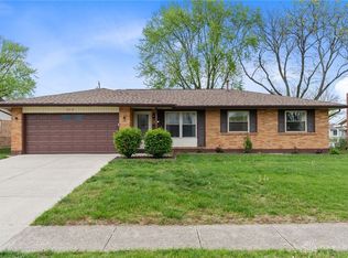 379 Chatham Dr, Fairborn, OH 45324