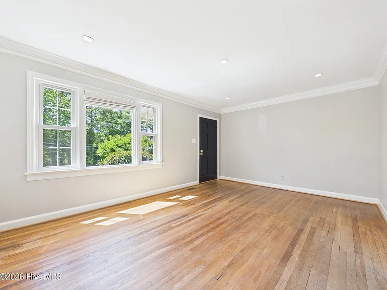 2912 Oberlin Rd — Photo 13