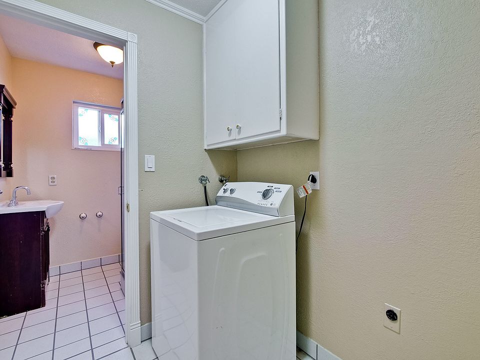 Laundry Room 1_mls_12032020
