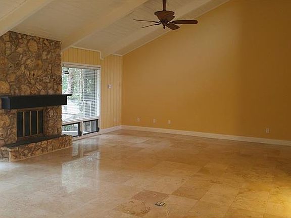 3rd image of 105 Wild Holly Ln
