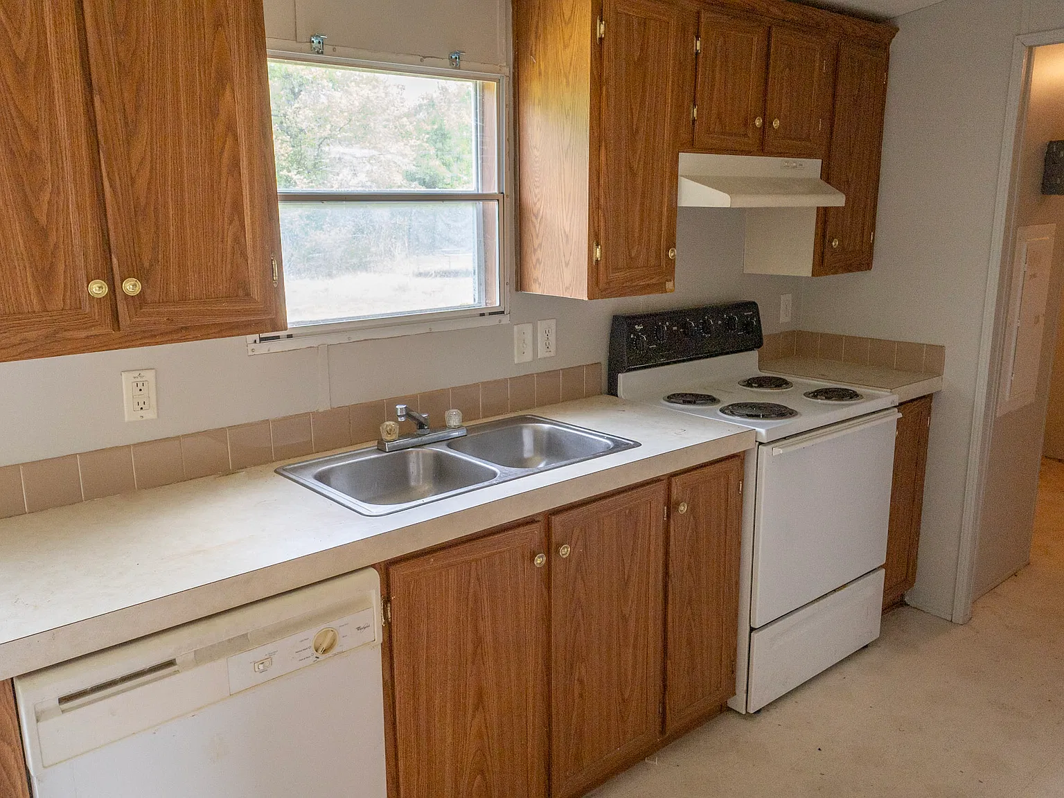 3 bed, 1120 sqft, $1,500 — Photo 3
