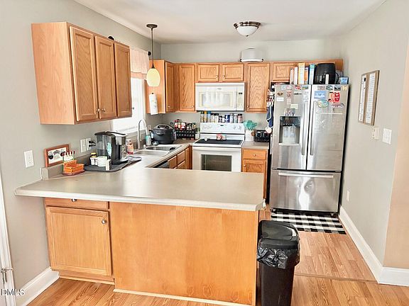 4th image of 86 Maggie Ln