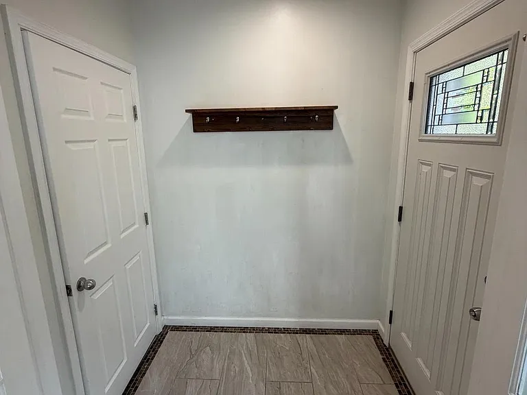 709 S Warnock St — Photo 3