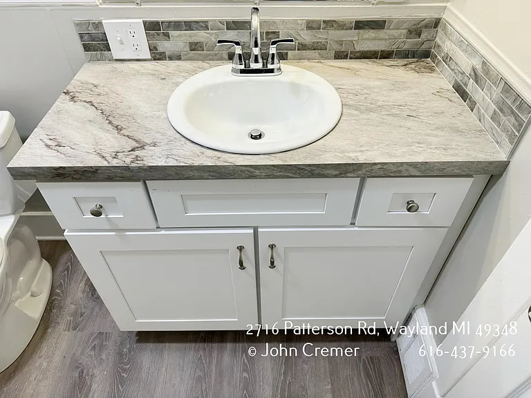 2716 Patterson Rd — Photo 15