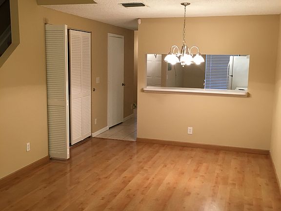 4th image of 4954 SW 31st Ter