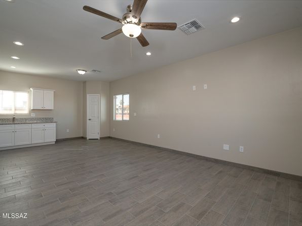 950 W Silverlake Rd, Tucson, AZ 85713