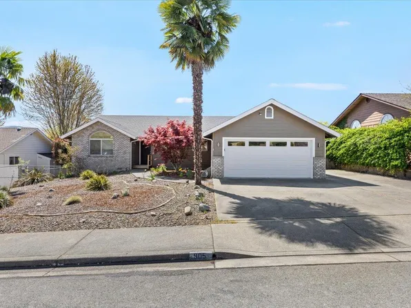 905 NW Regent Dr, Grants Pass, OR 97526