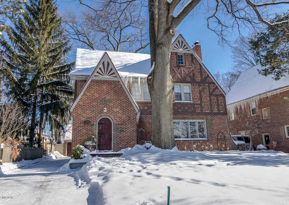 1st image of 1134 Iroquois Dr SE