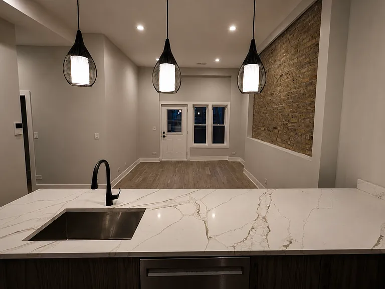 64 E Cedar St #2R — Photo 6