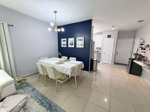 3rd image of 1818 Sunny St