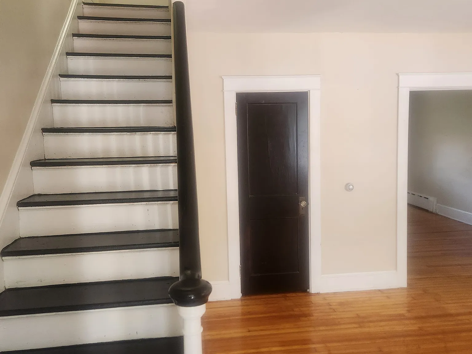 3 bed, 1140 sqft, $1,795 — Photo 2