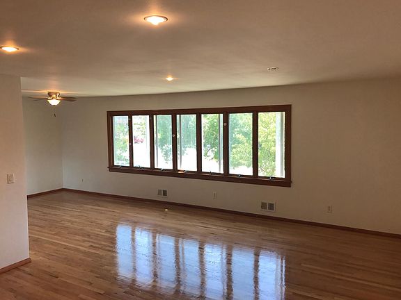 3rd image of 1225 Rockland Ave #2